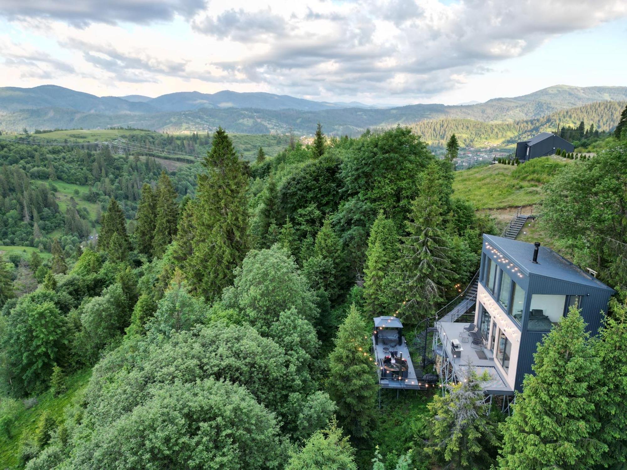 Forest Hub Slavske Luaran gambar